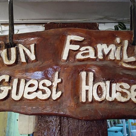 Fun Family Guest House N Jungle Tour Bukit Lawang Exterior foto