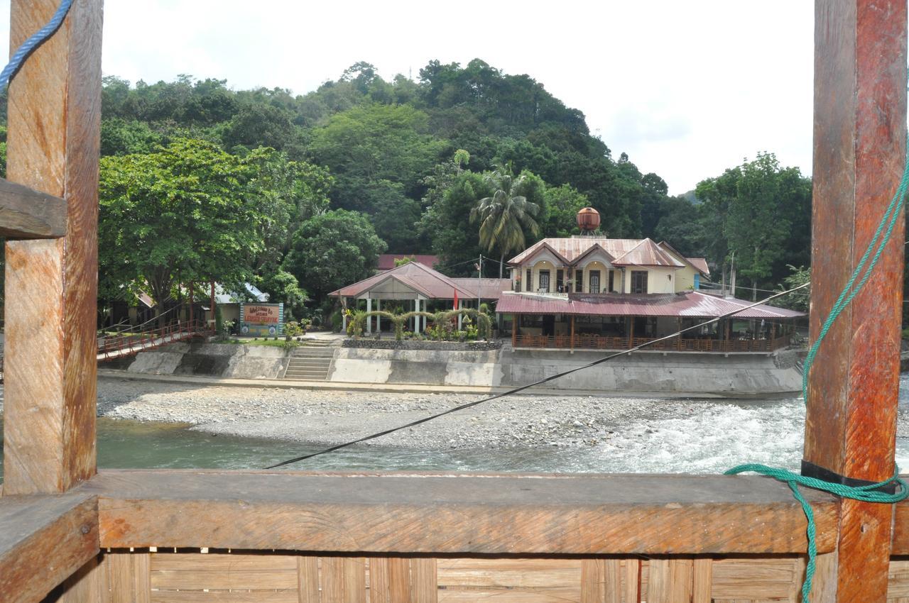 Fun Family Guest House N Jungle Tour Bukit Lawang Exterior foto